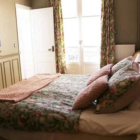 Bed and breakfast Les De - Parc Des Expositions Porte De Versailles 4*